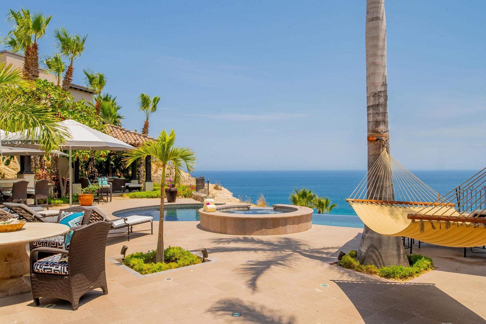 Del Mar Fully Staffed And Access To Golf & Palmilla Dunes Club