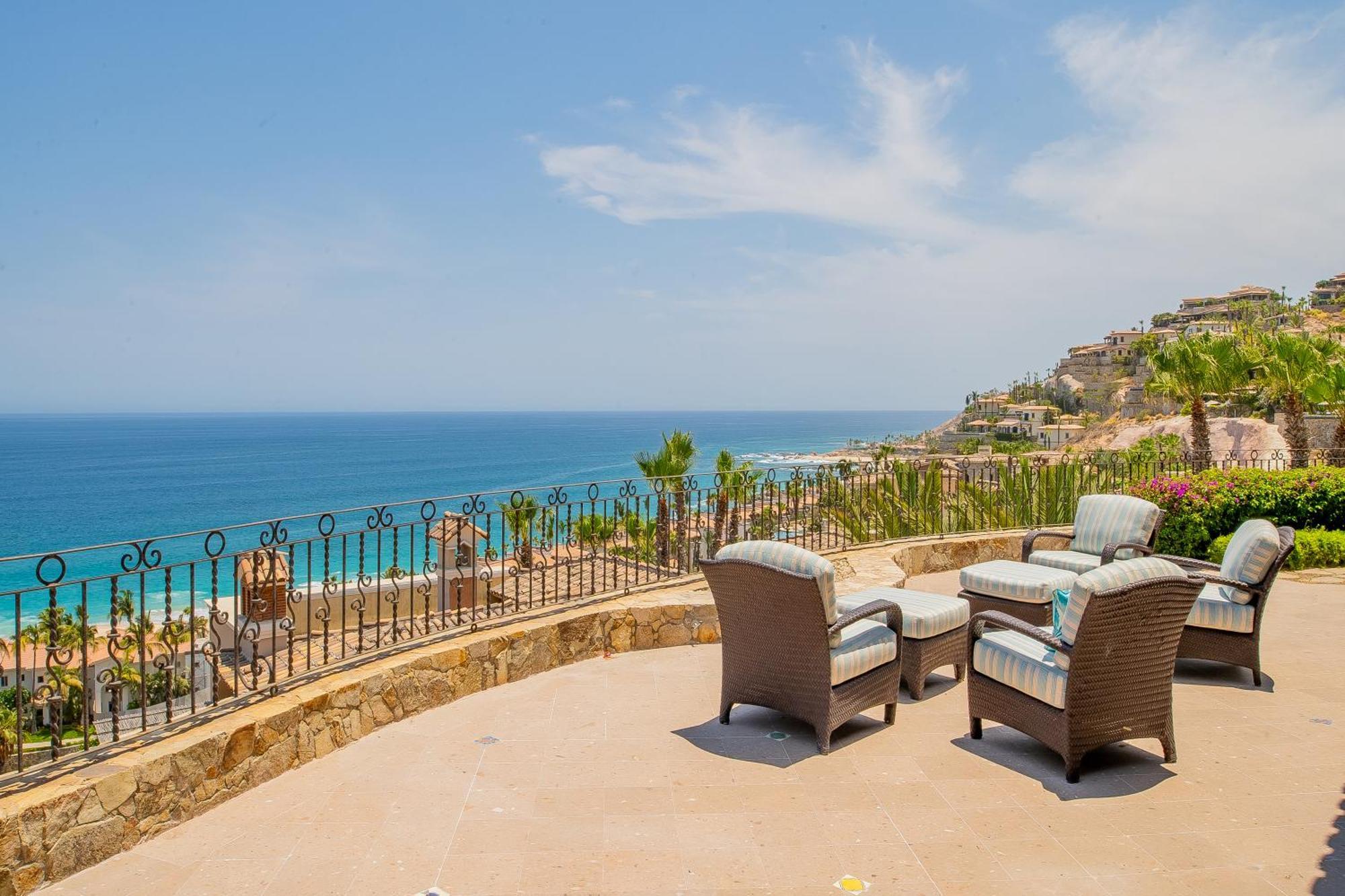 Del Mar Fully Staffed And Access To Golf & Palmilla Dunes Club Villa *
