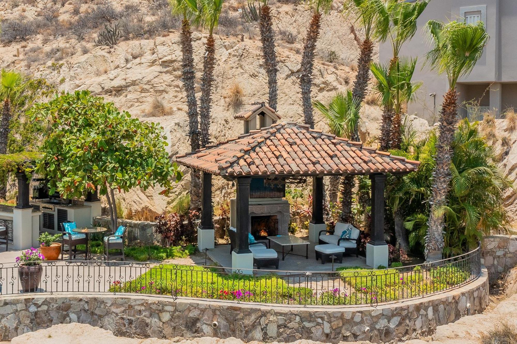 Del Mar Fully Staffed And Access To Golf & Palmilla Dunes Club Villa