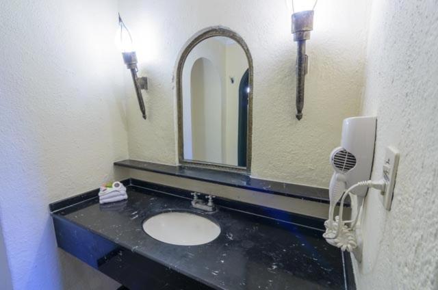Castillo De Santa Cecilia Hotel
