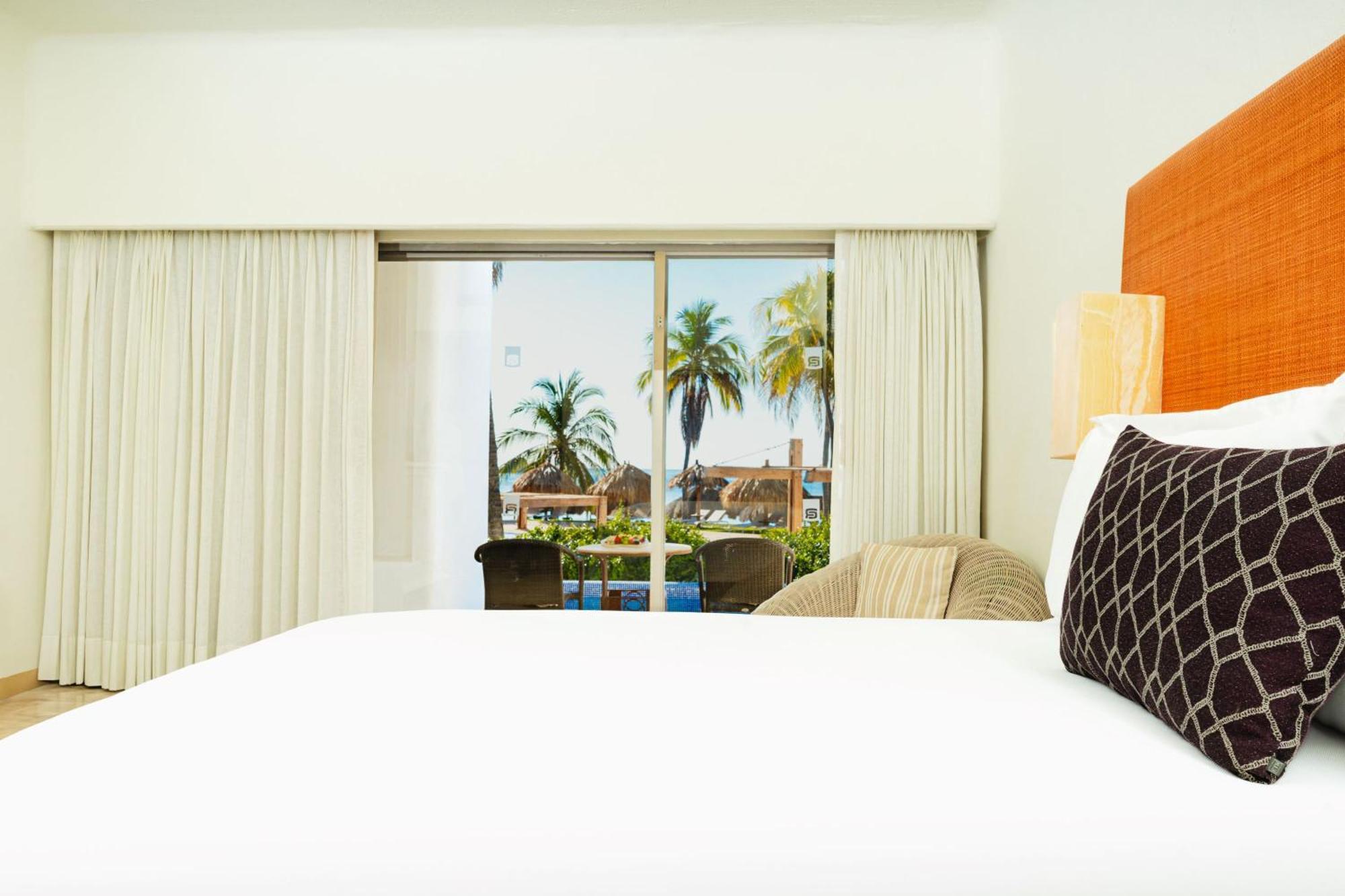 Camino Real Zaashila Huatulco