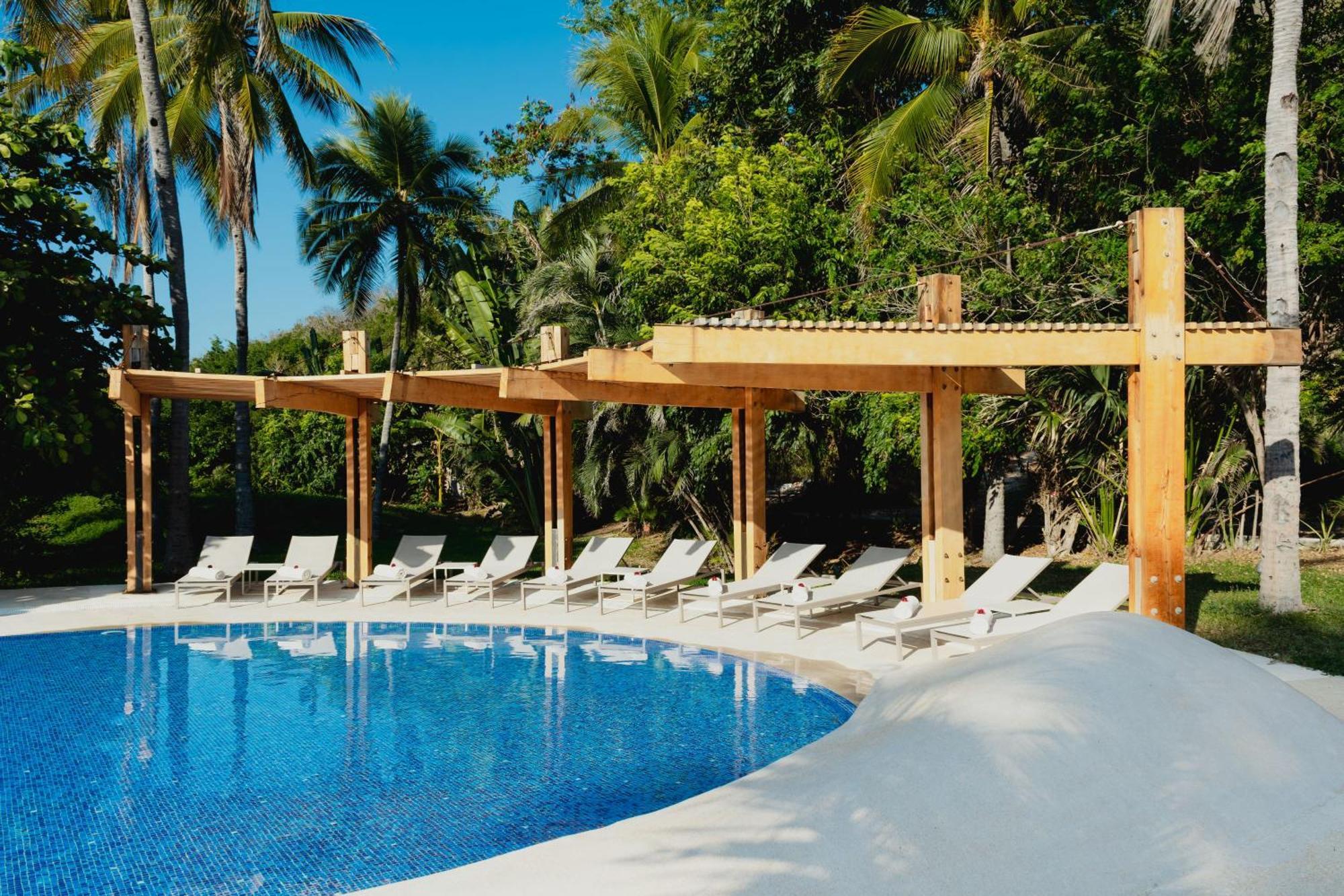 Camino Real Zaashila Huatulco Hotel