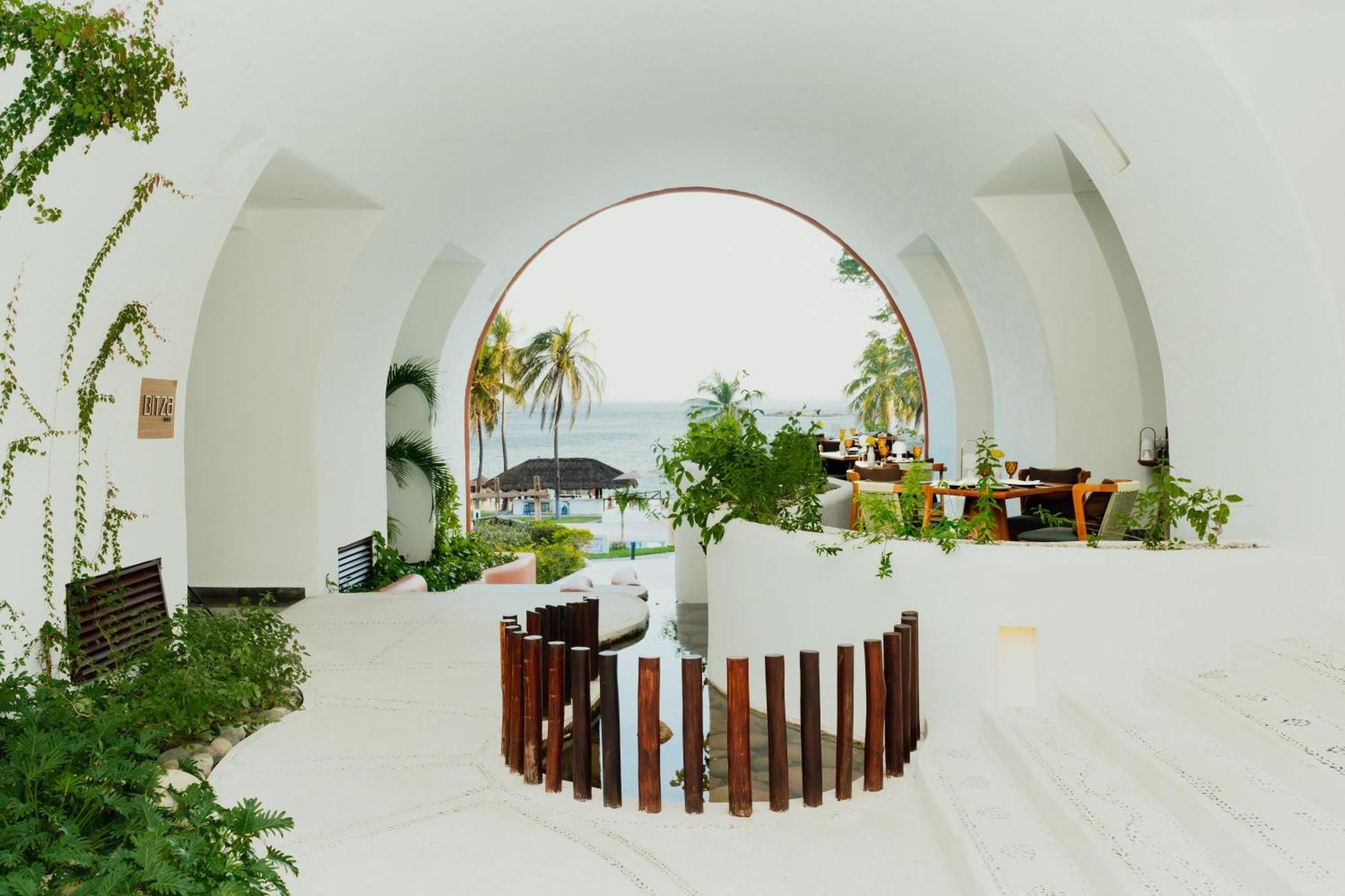 Camino Real Zaashila Huatulco 5*