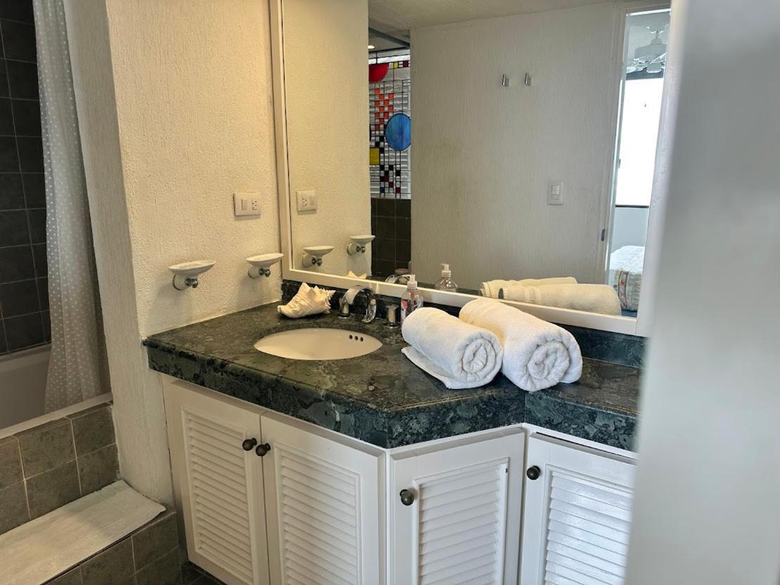 A La Orilla Del Mar Puerto Juarez Apartment
