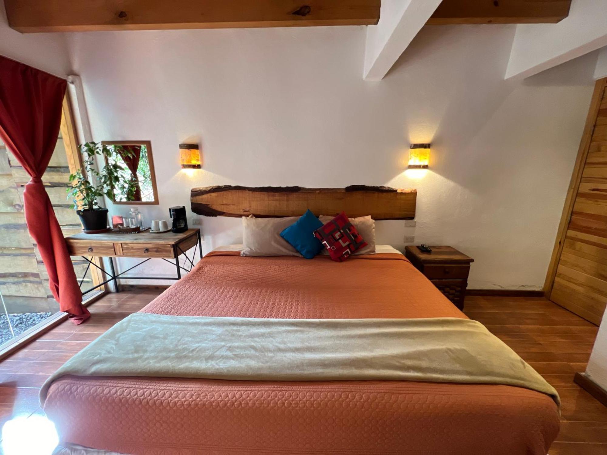 Encino House Boutique Hotel *