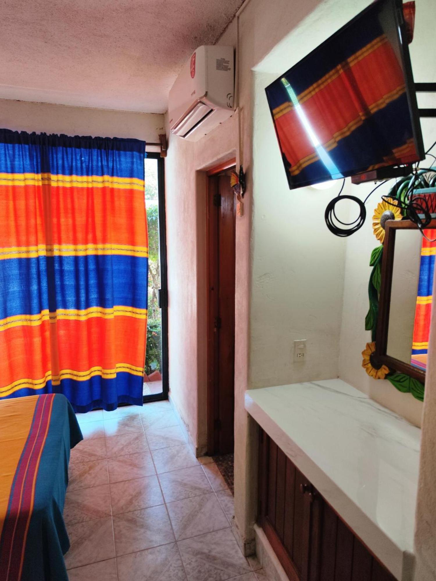 J.b. 3* Zihuatanejo