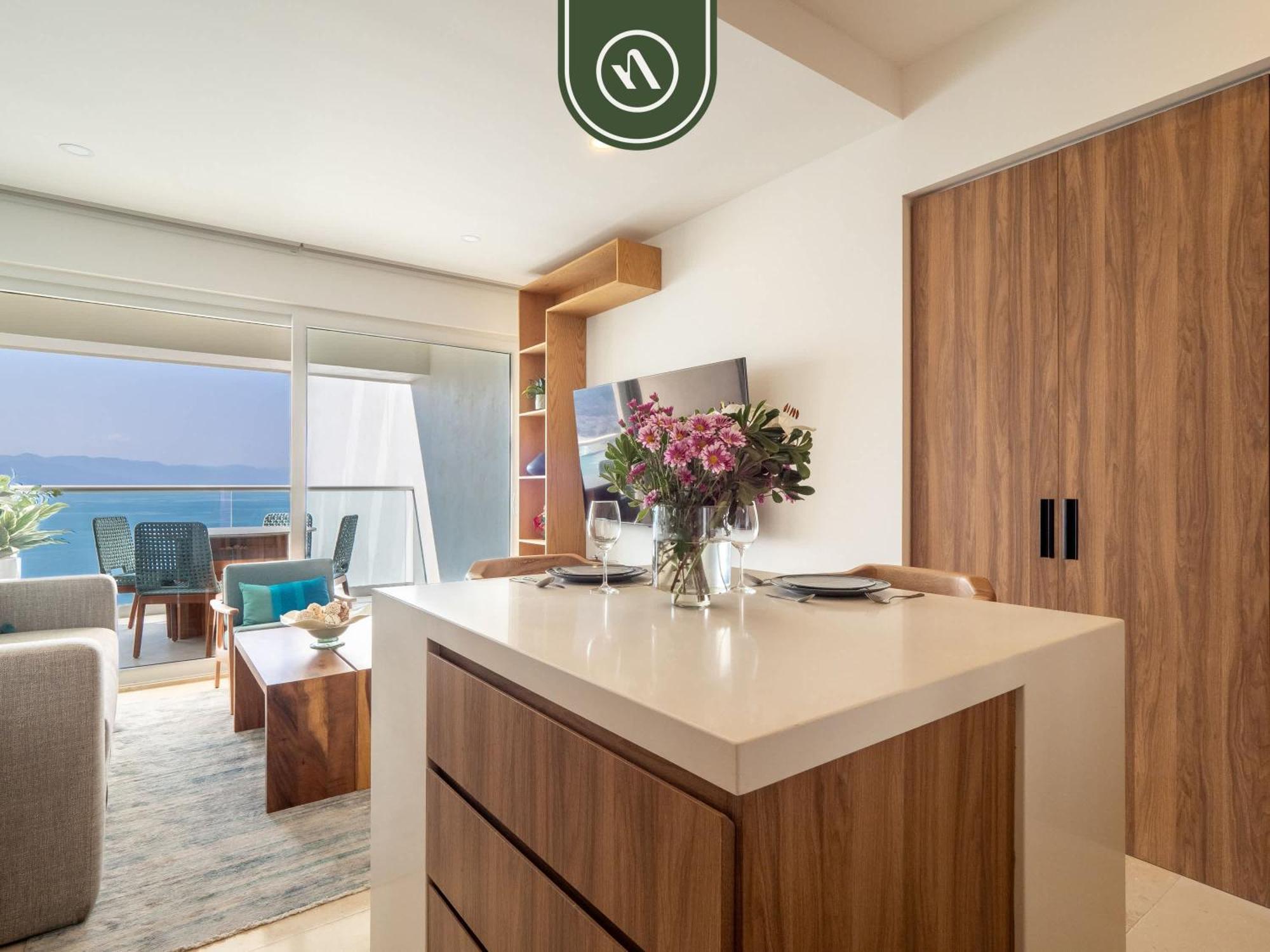Amazing With Ocean View - King Bed *