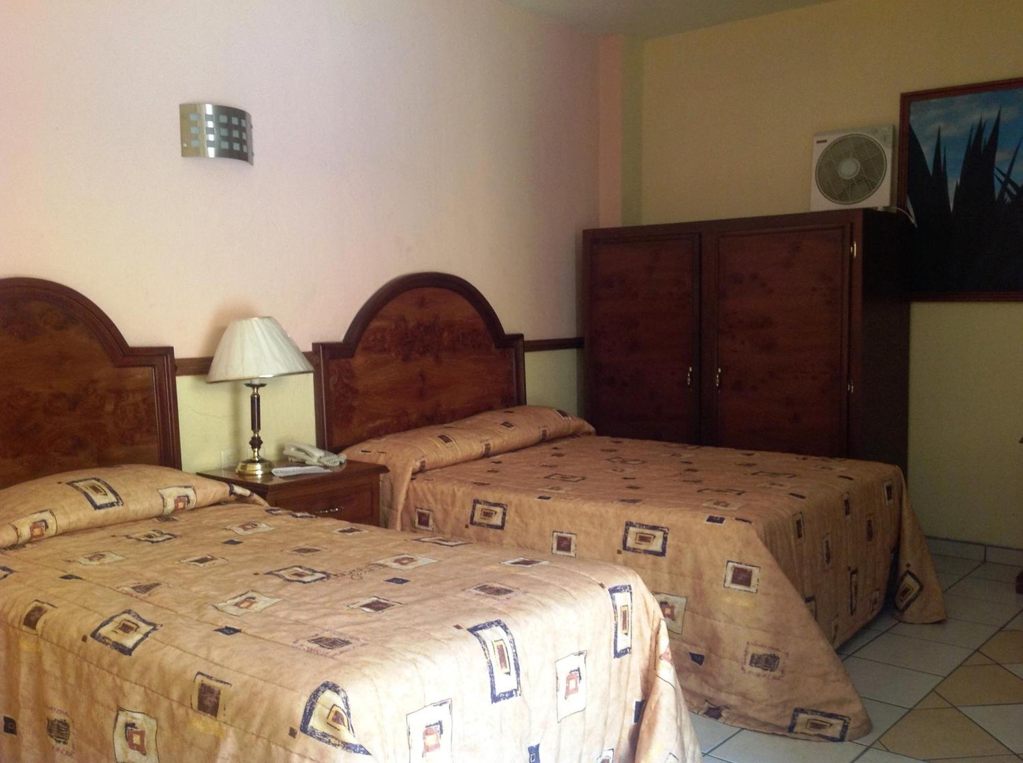 Plaza Jardin Hotel