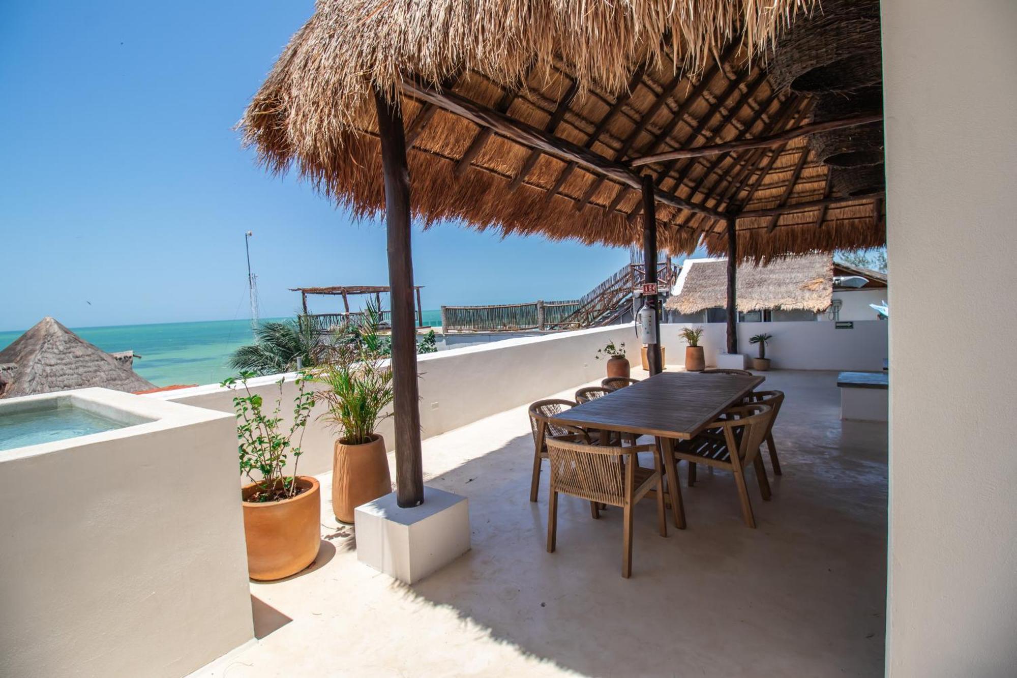 Hau Holbox, Oceanfront Boutique 4*