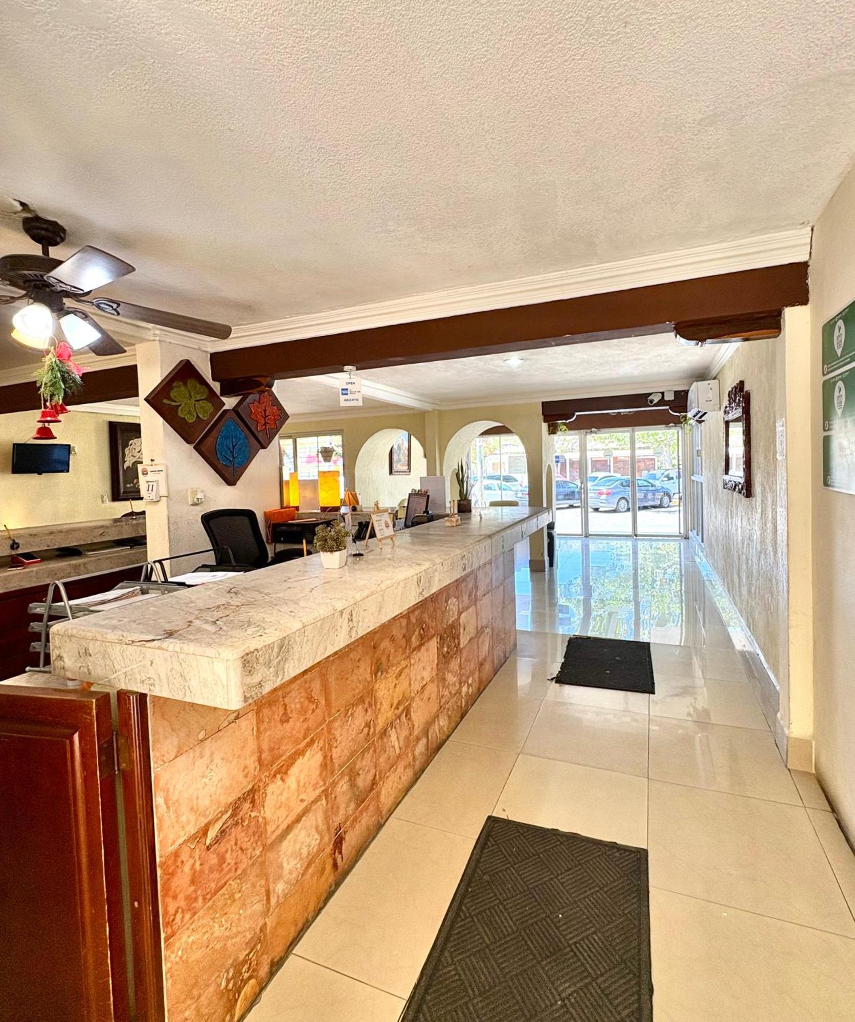 Center 3* Cancun