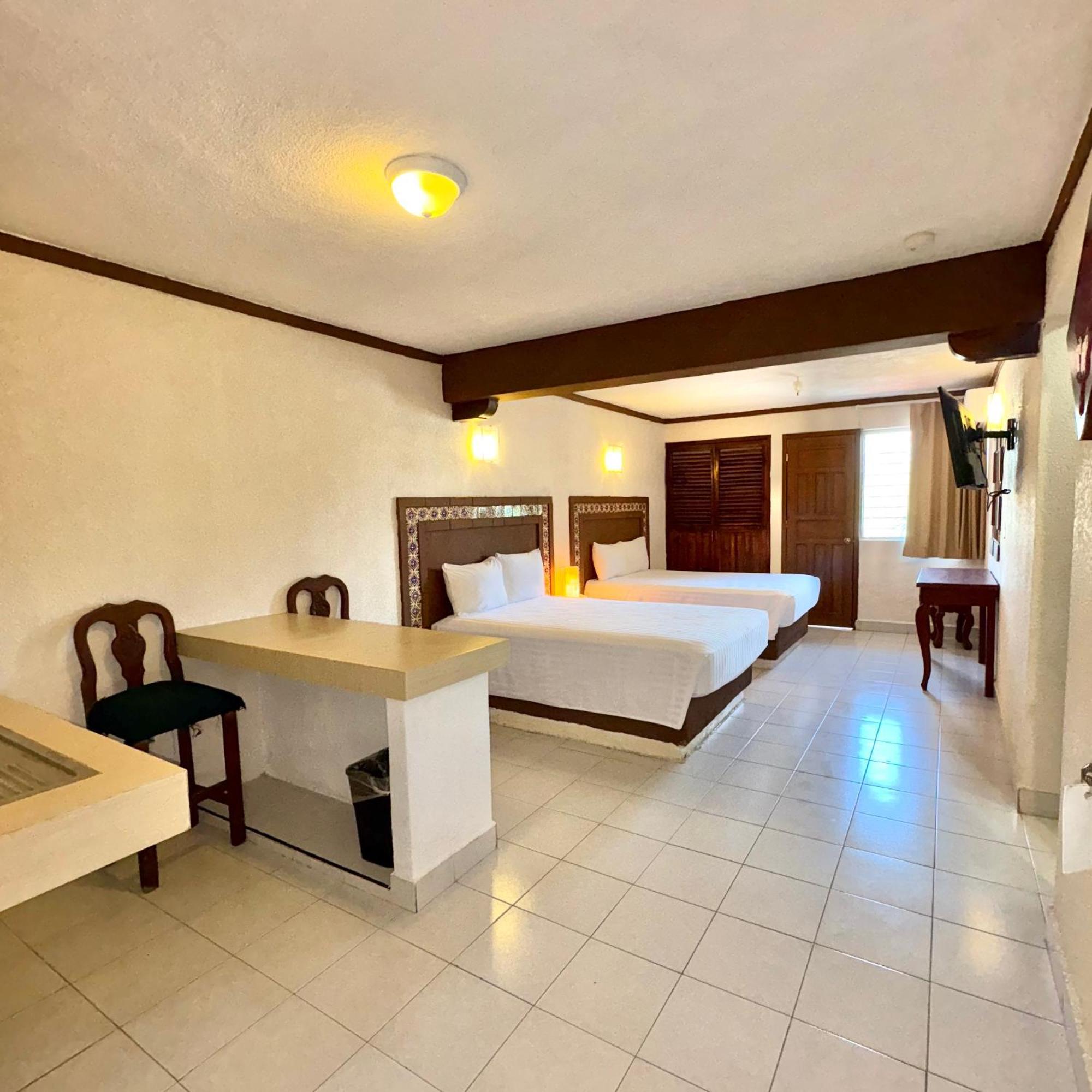 Center Hotel Cancun