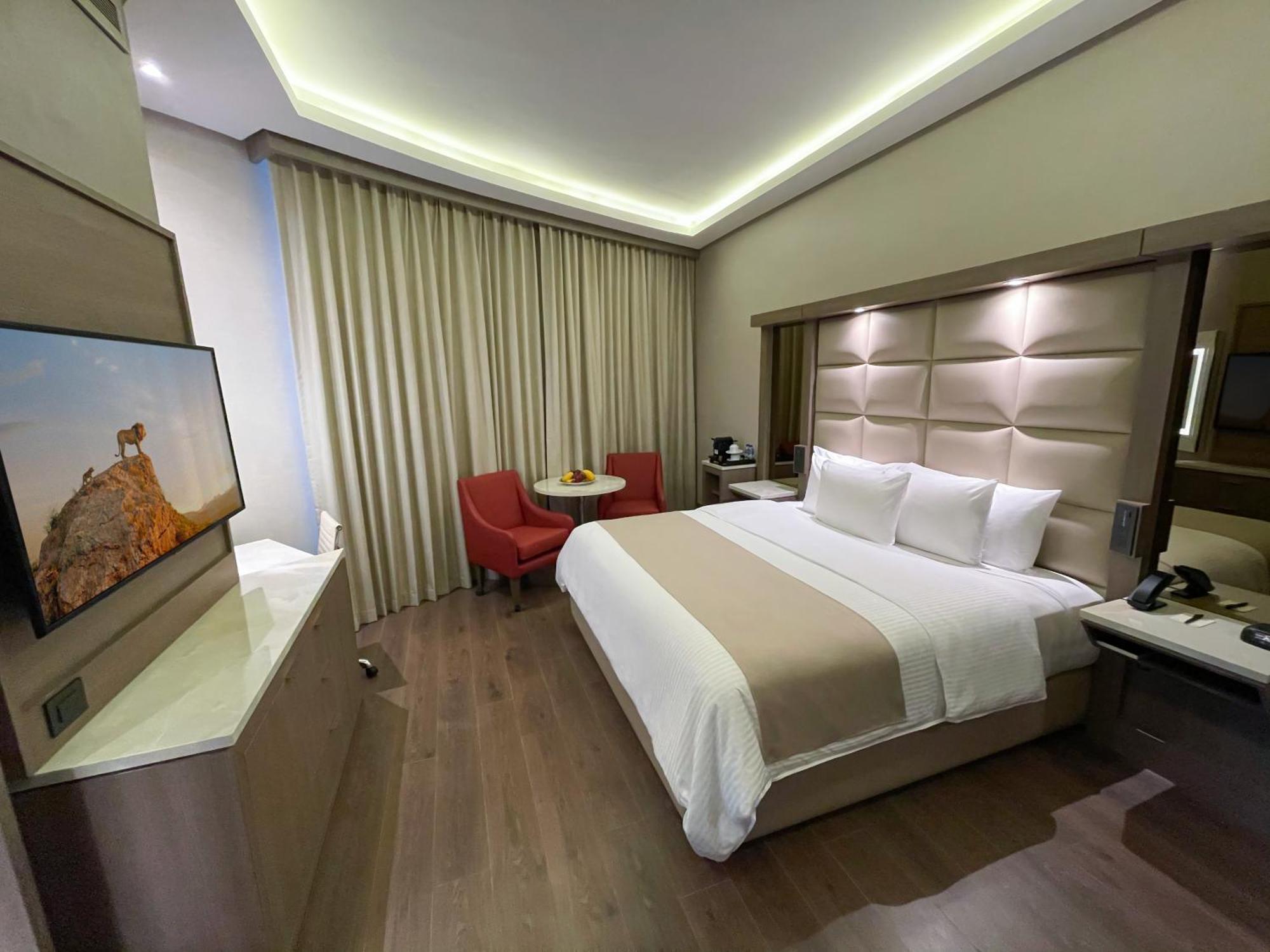 Safi Royal Luxury Metropolitan Hotel