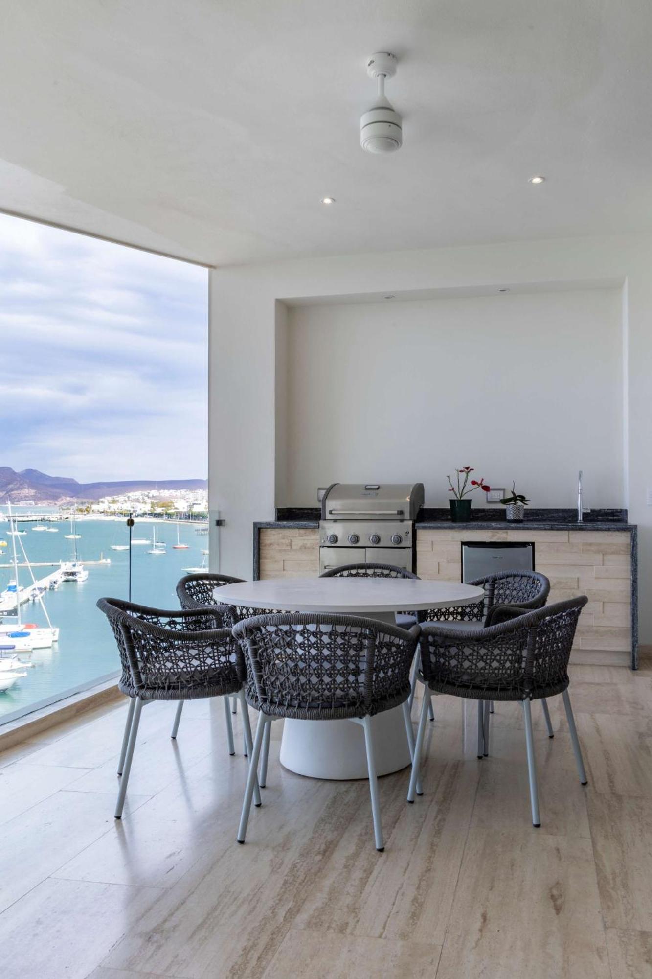 Apartment Live Aqua Private Residences *