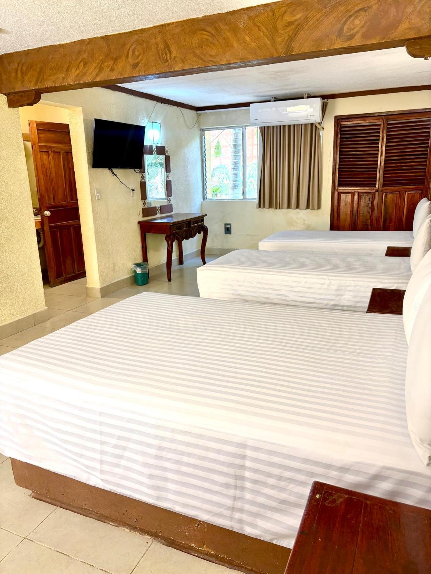 Center Hotel Cancun