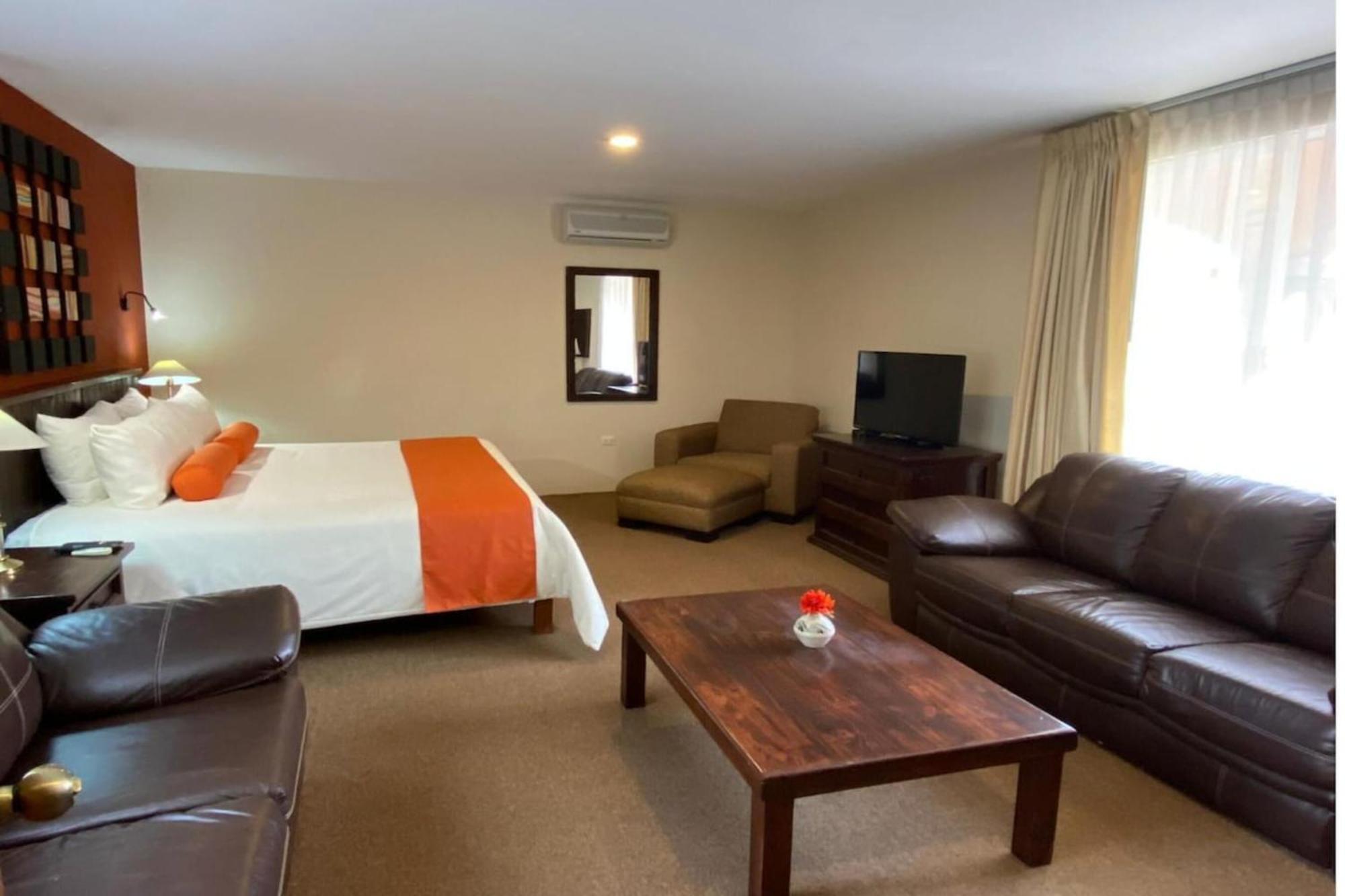 Capital O La Huerta Golf & Hotel 3*
