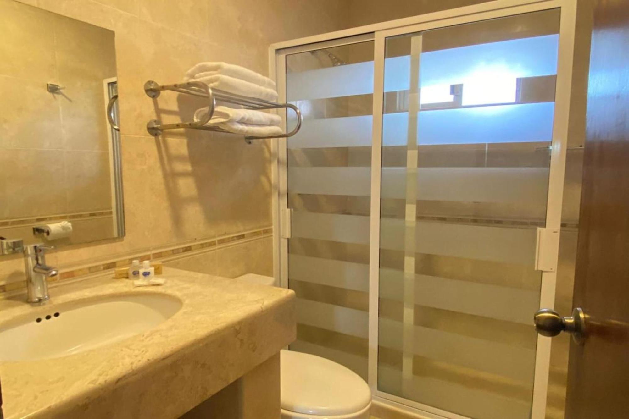 Capital O La Huerta Golf & Hotel, Hotel