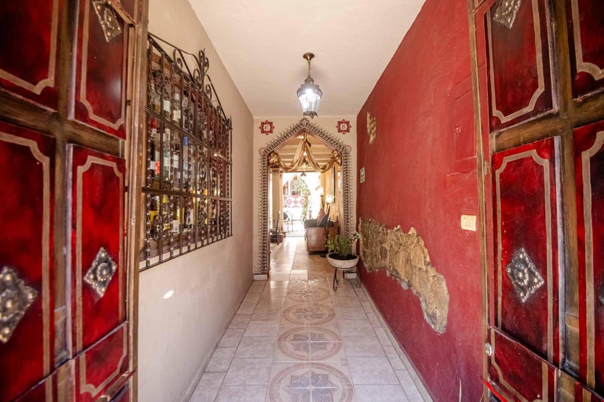 Casa Blanca Hotel 4*