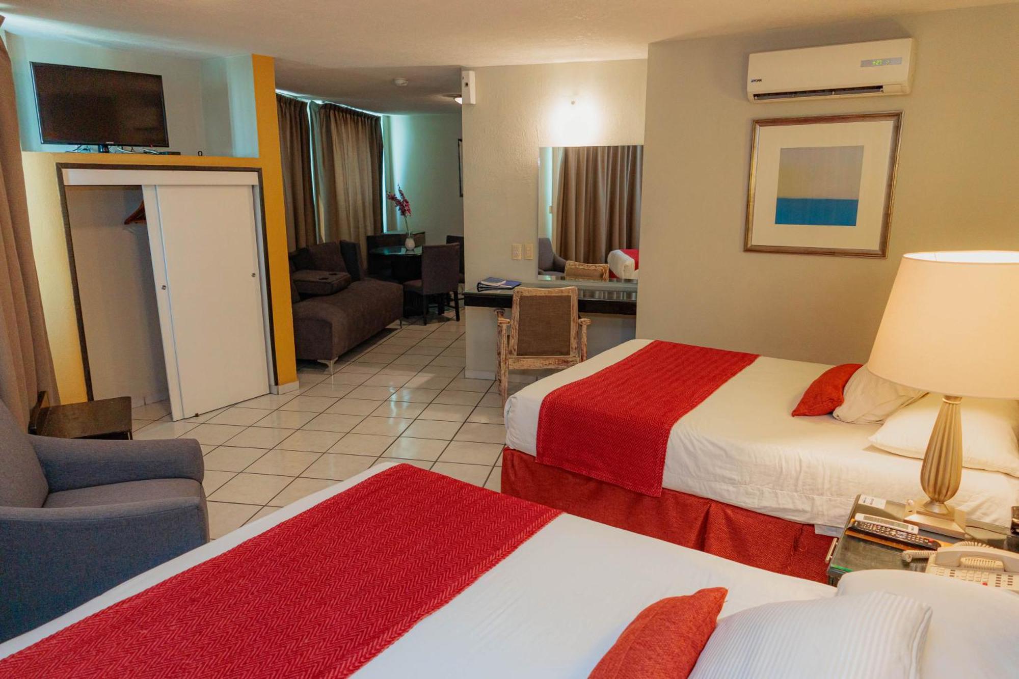 Howard Johnson By Wyndham Guanajuato Avenida Hotel