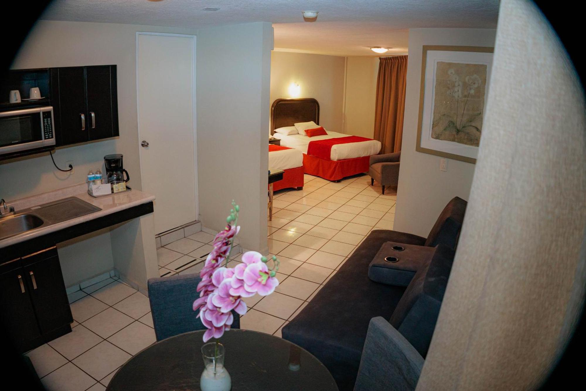 Hotel Howard Johnson By Wyndham Guanajuato Avenida Leon