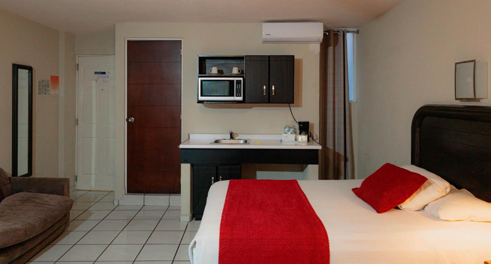 Howard Johnson By Wyndham Guanajuato Avenida Hotel 3*