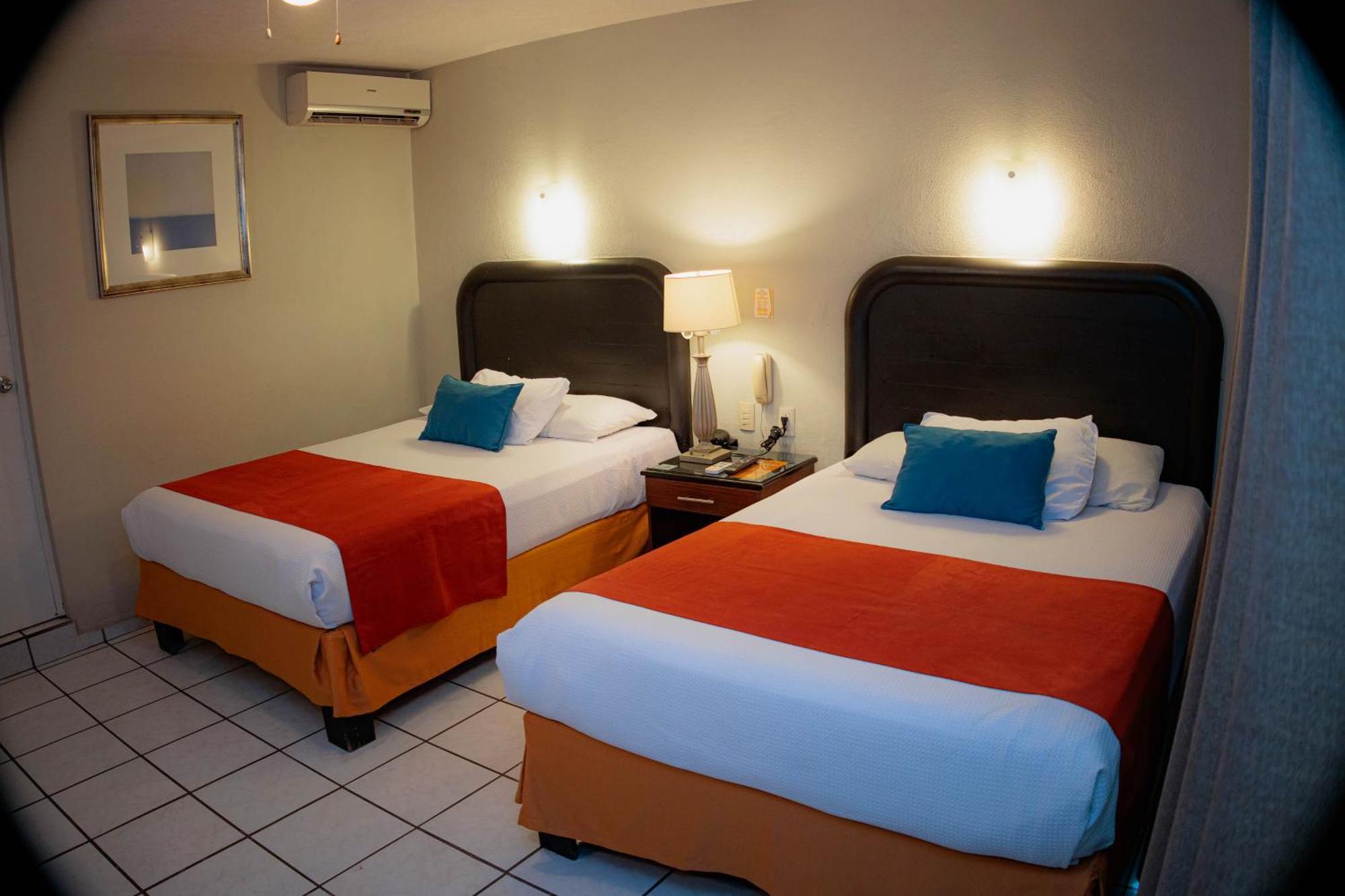 Hotel Howard Johnson By Wyndham Guanajuato Avenida Leon