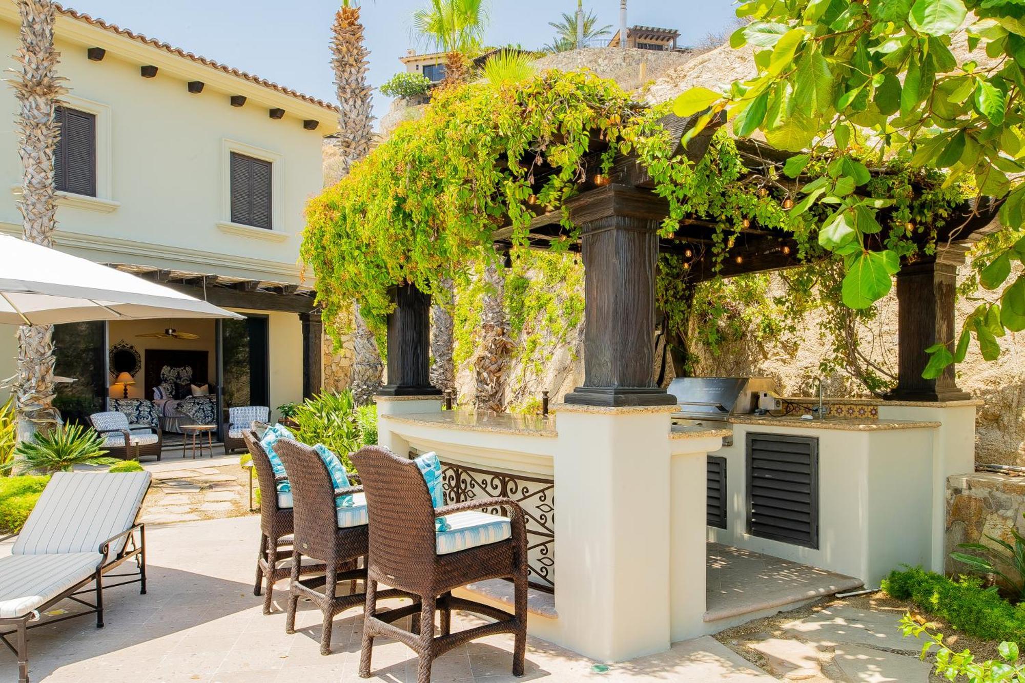 Del Mar Fully Staffed And Access To Golf & Palmilla Dunes Club *