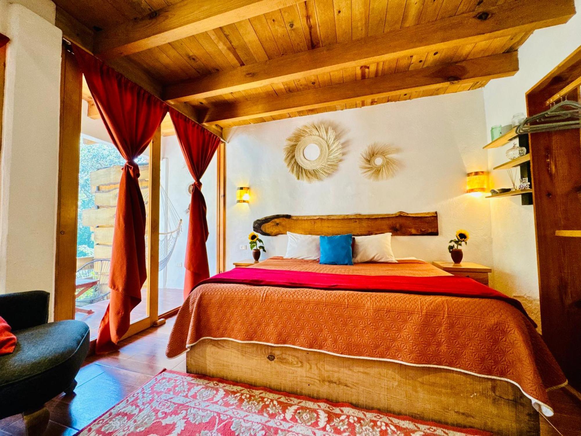 Encino House Boutique Hotel