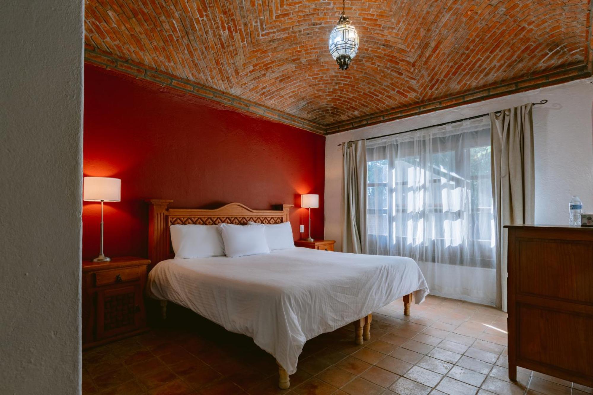 & Club Hotel 4*