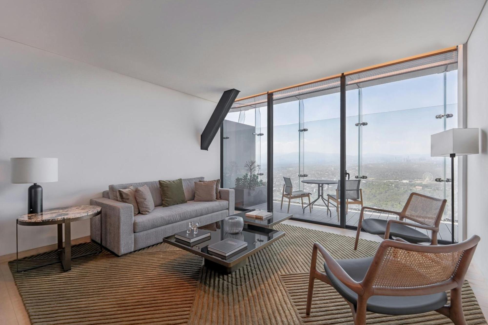 Hotel The Ritz-carlton Residences 5*