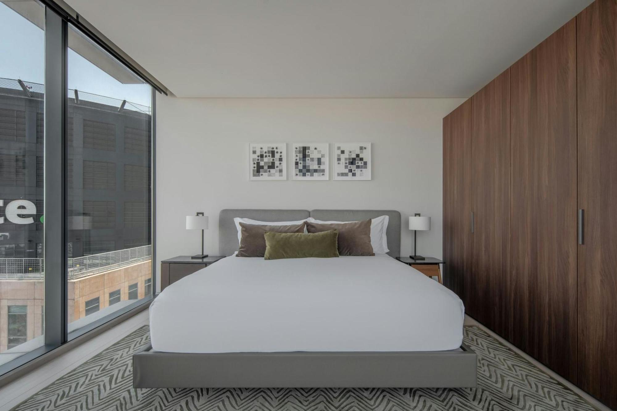 The Ritz-carlton Residences