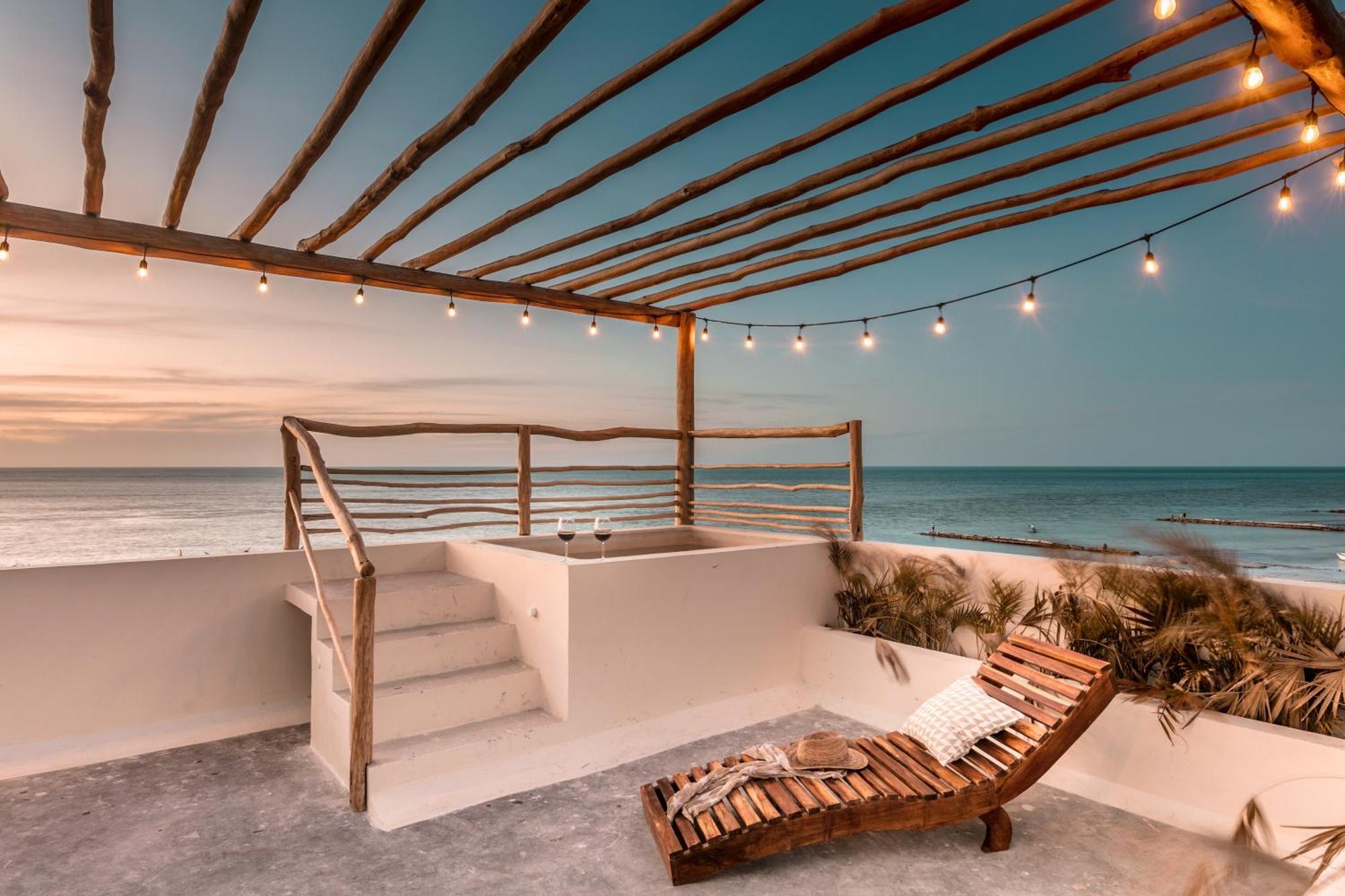 Awa Boutique - Front Hotel 5*