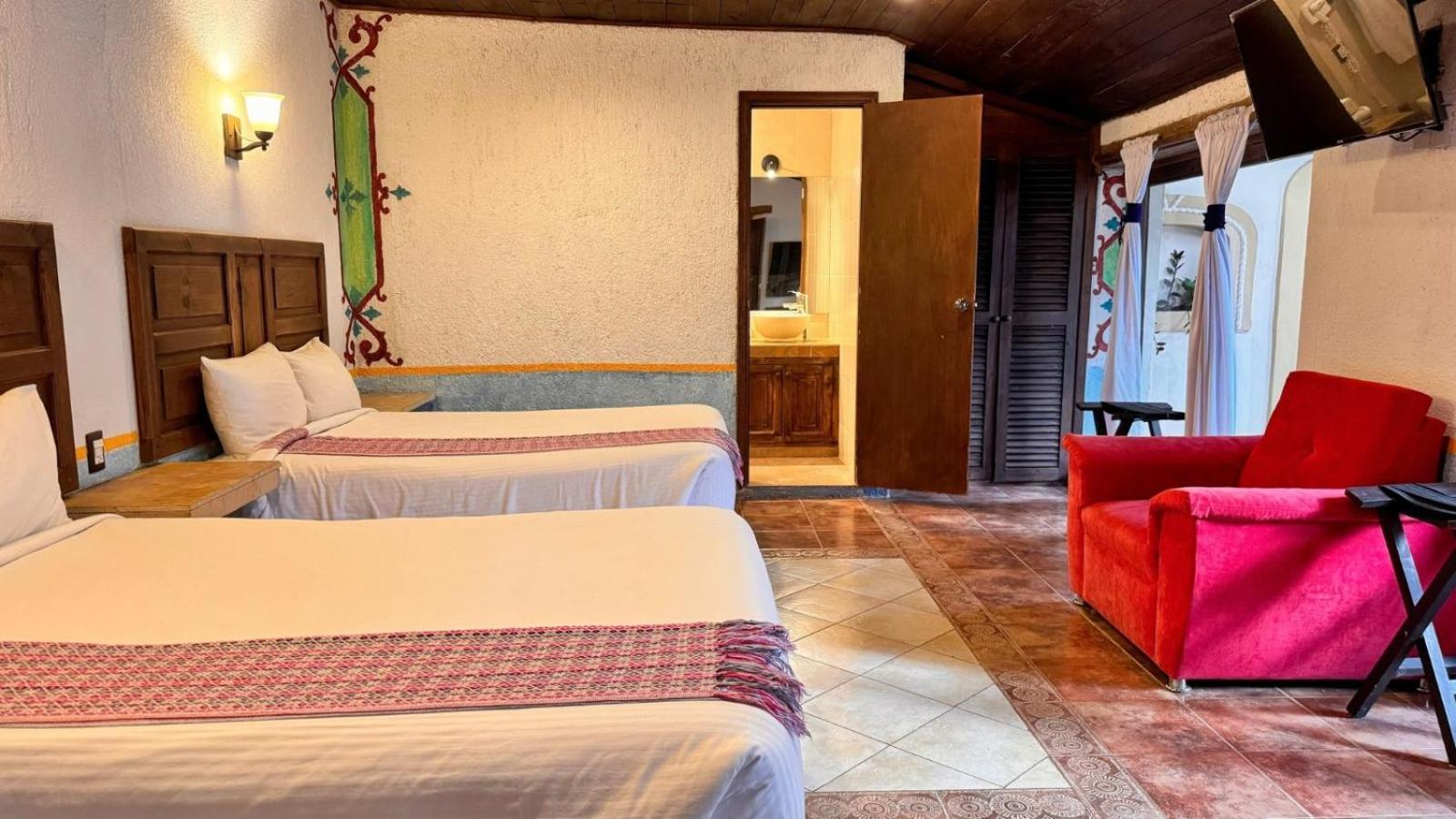 La Capilla Hotel