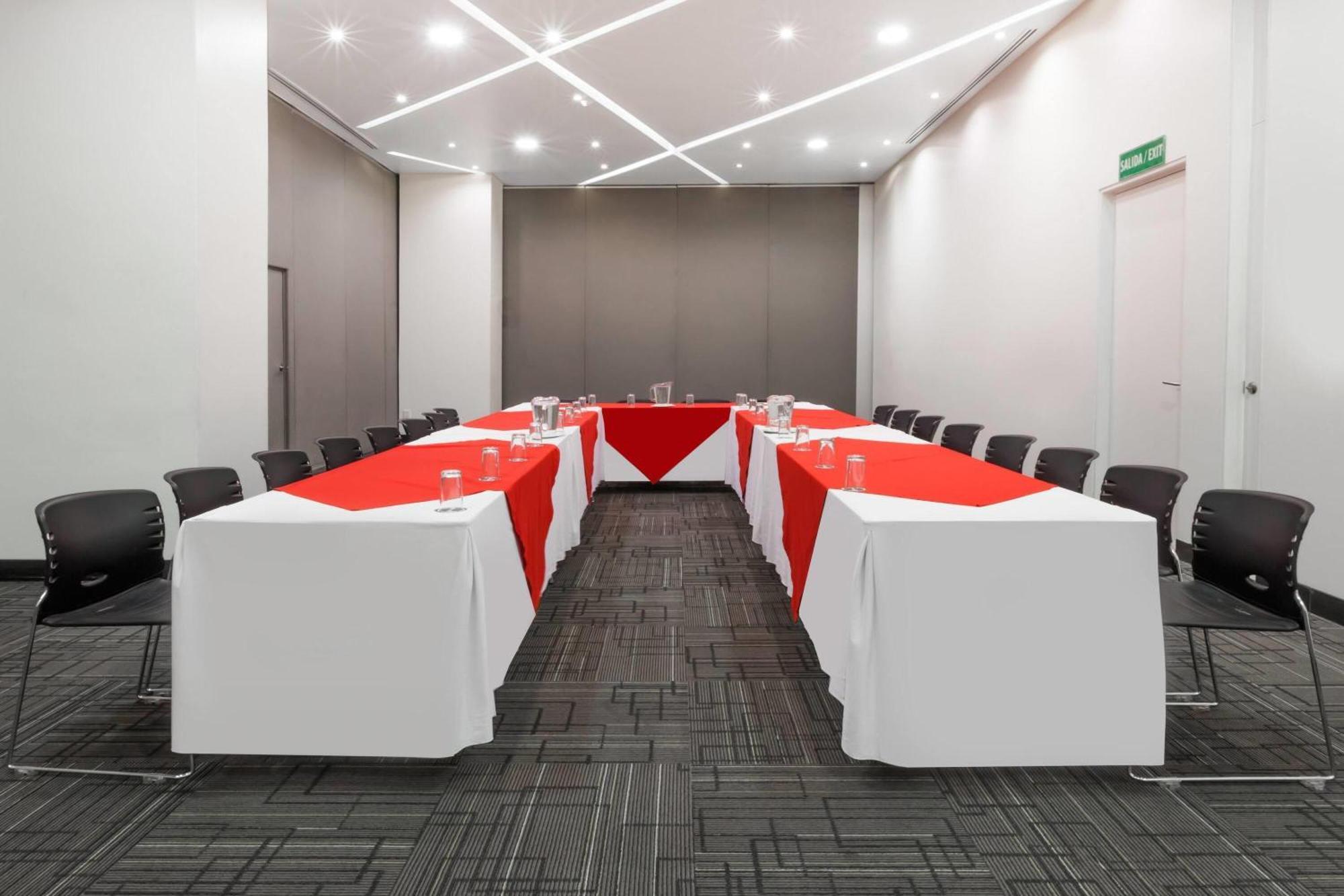 Ramada Encore By Wyndham Guadalajara Sur 4* Palomar