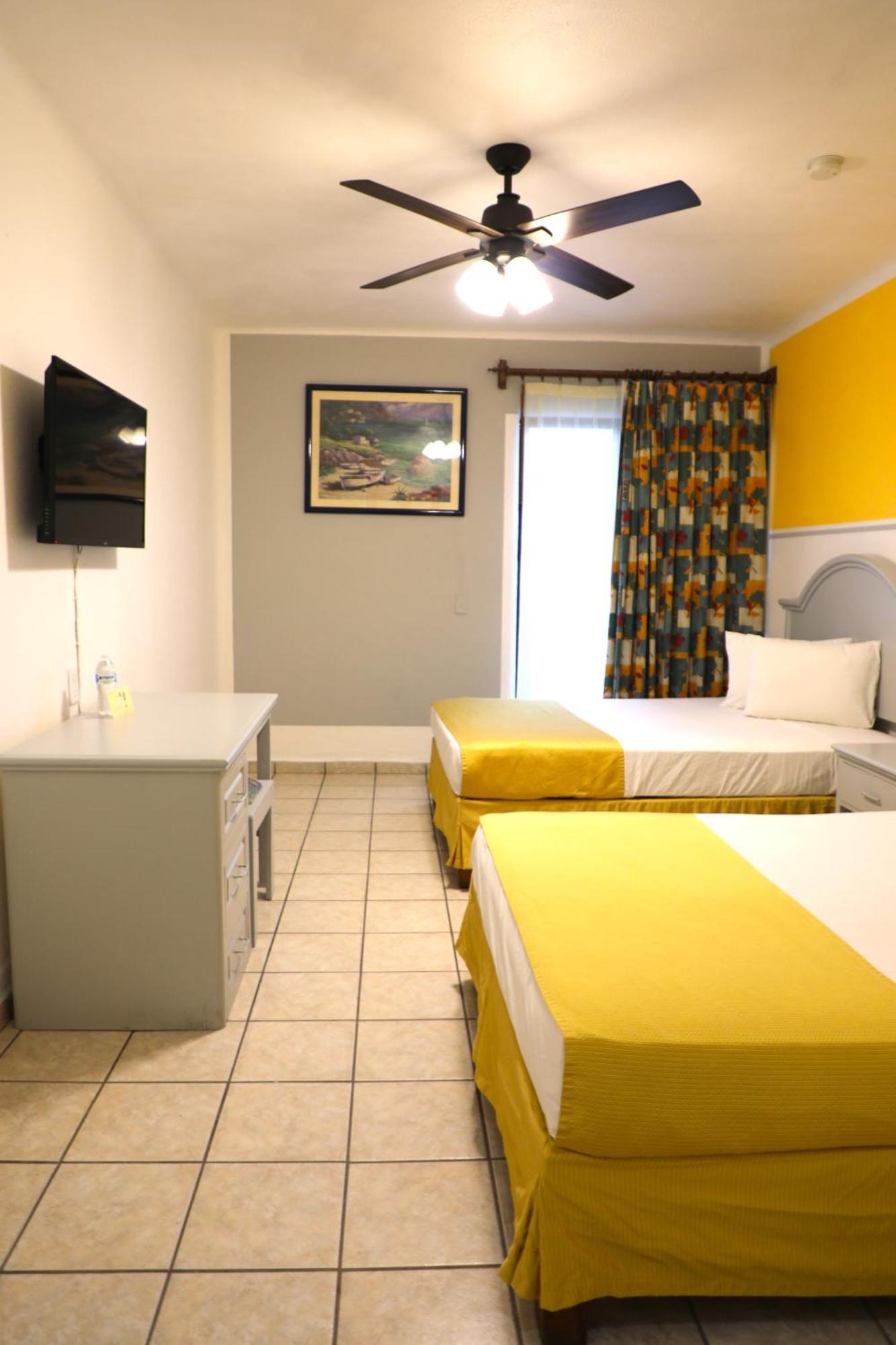 Costa Brava Hotel Manzanillo