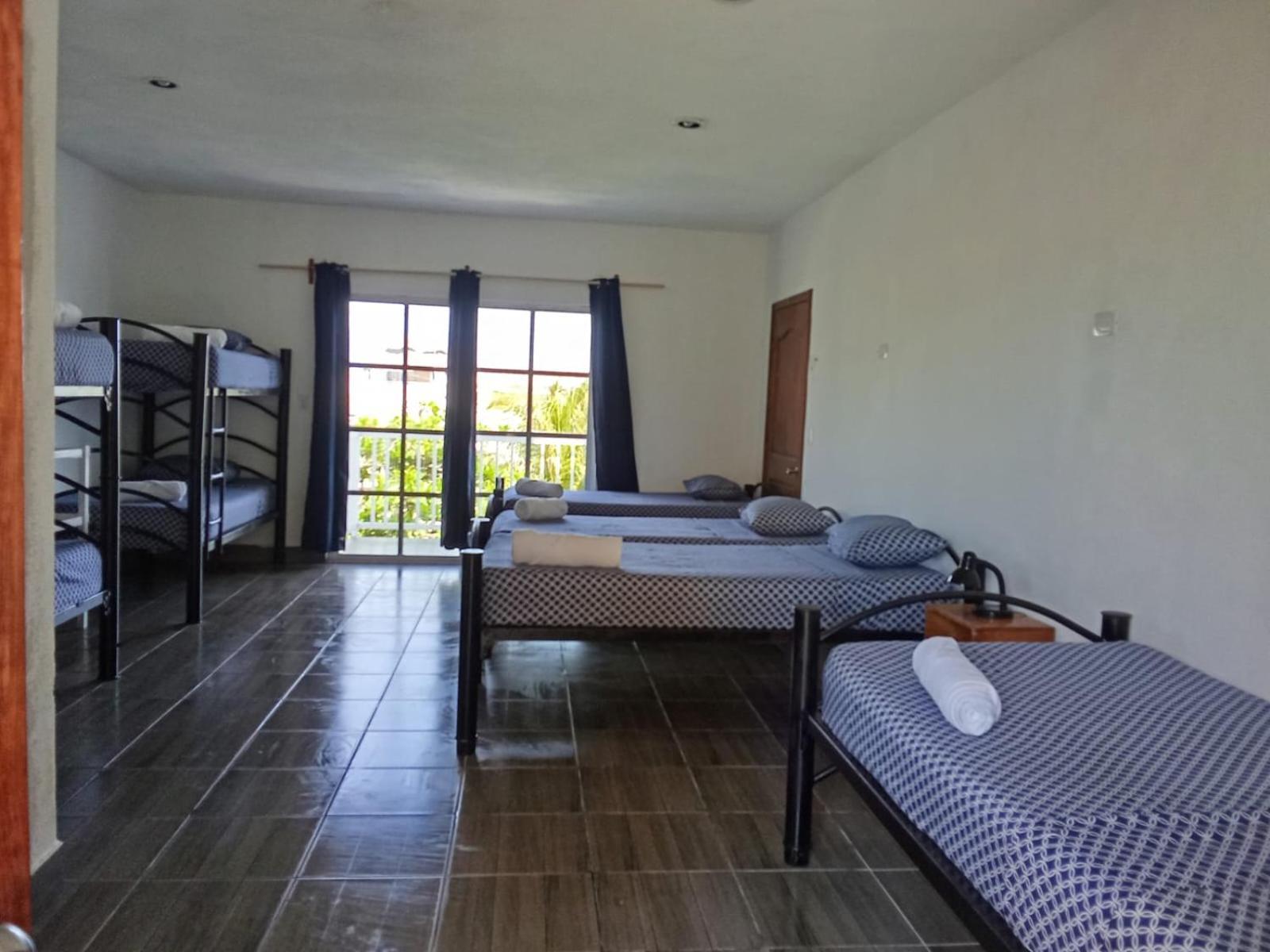 Balu Hotel *