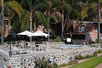 Mama Chuy & Hotel