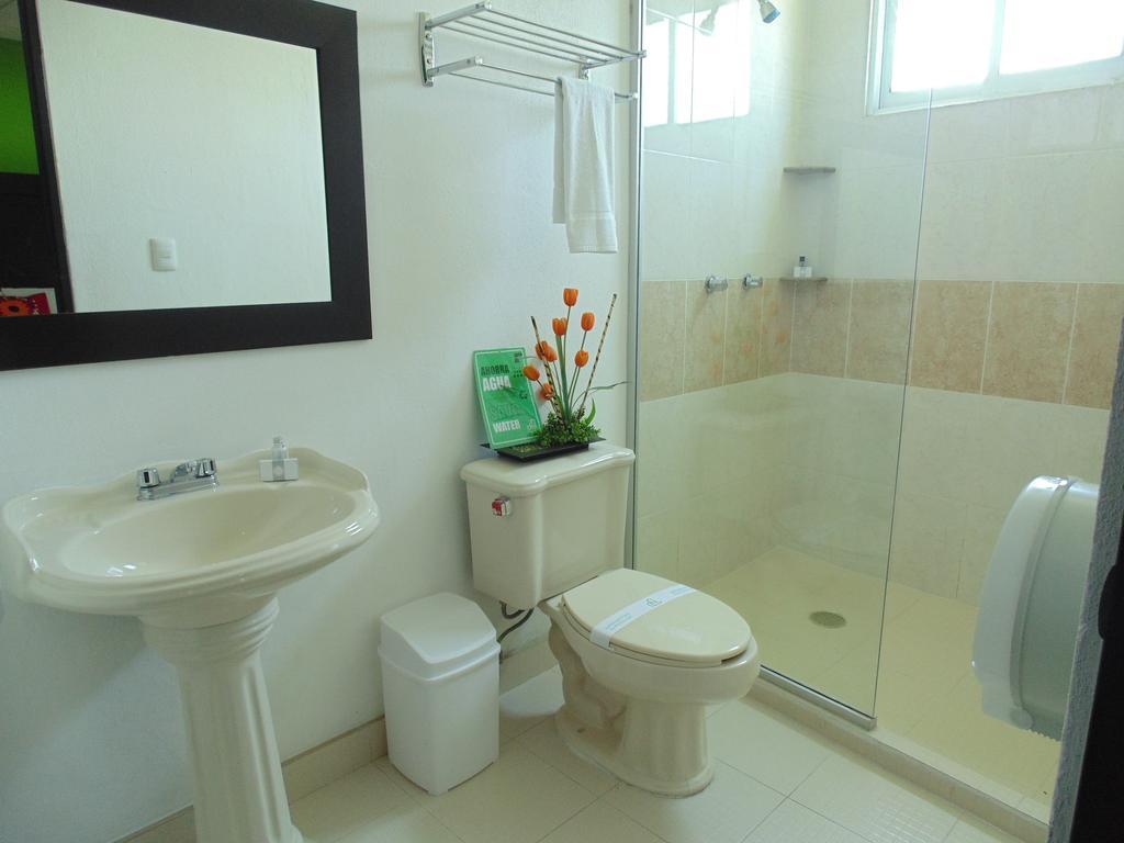 Chiapas Express, 3*