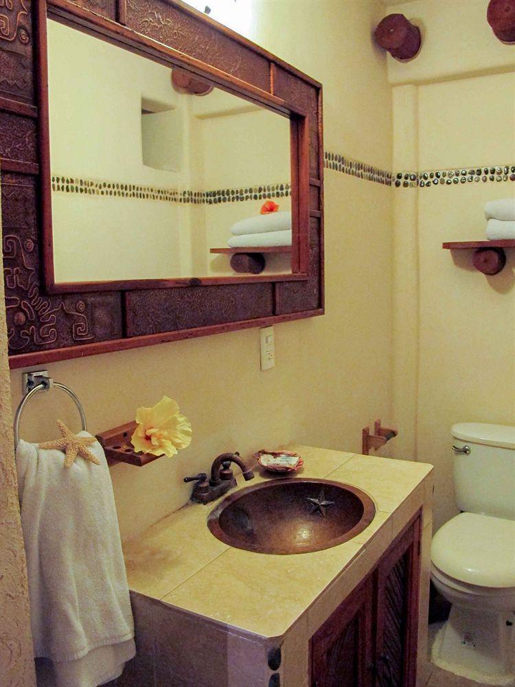 Azucenas Zihuatanejo