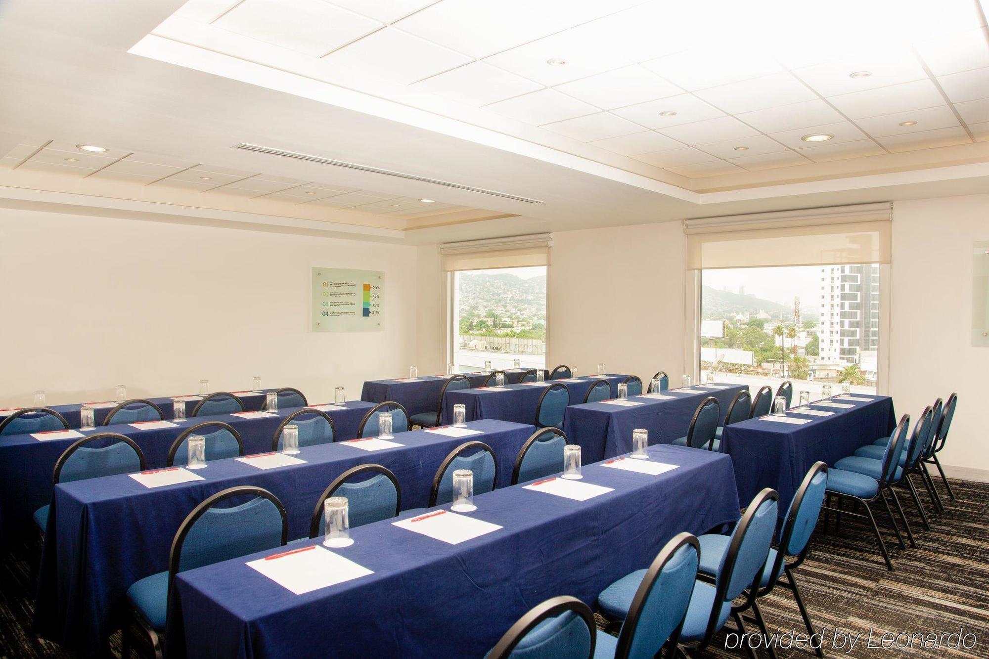 Hotel Fiesta Tecnologico 4*