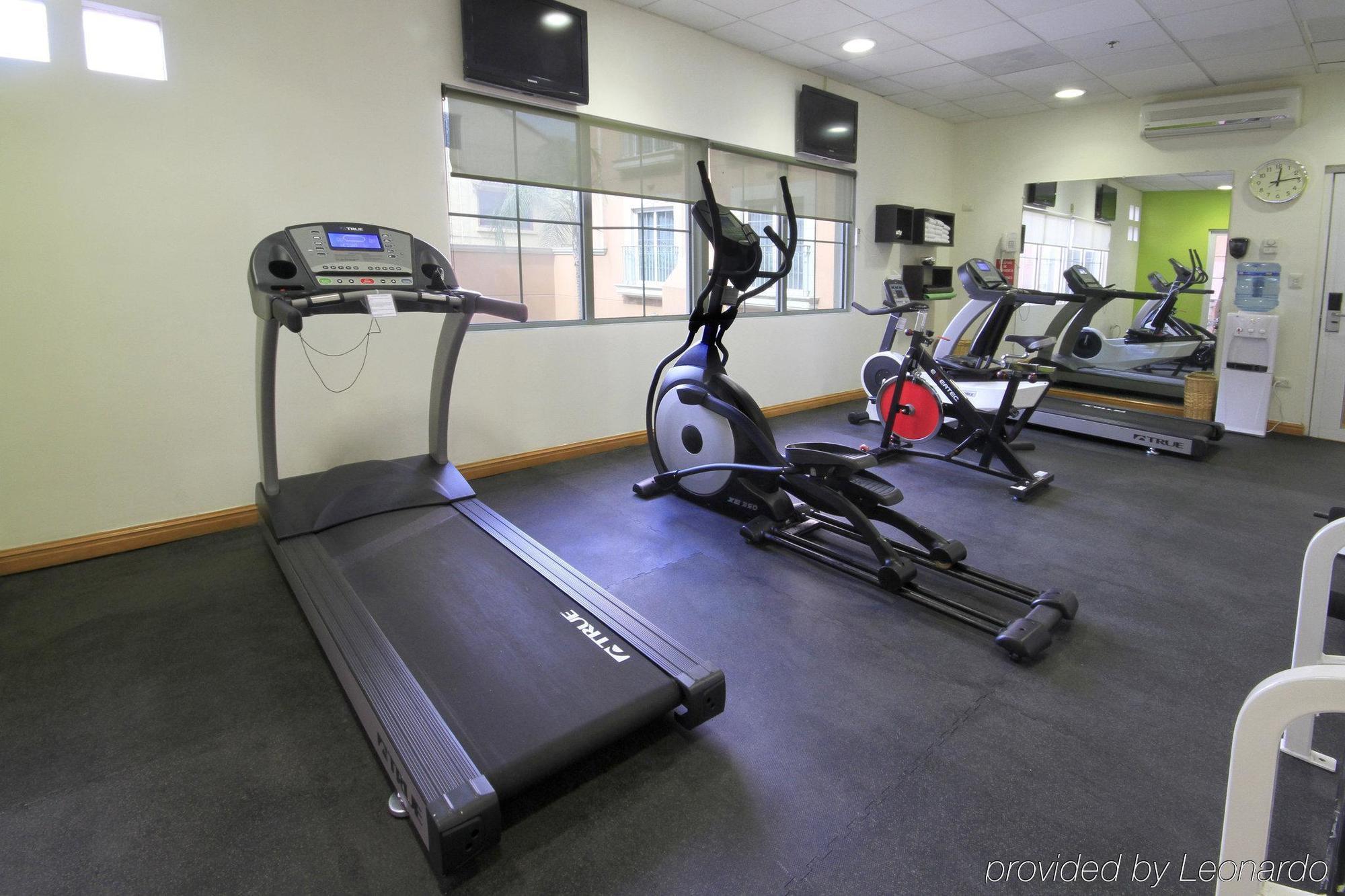 Hotel Express Galerias-san Jeronimo By Ihg