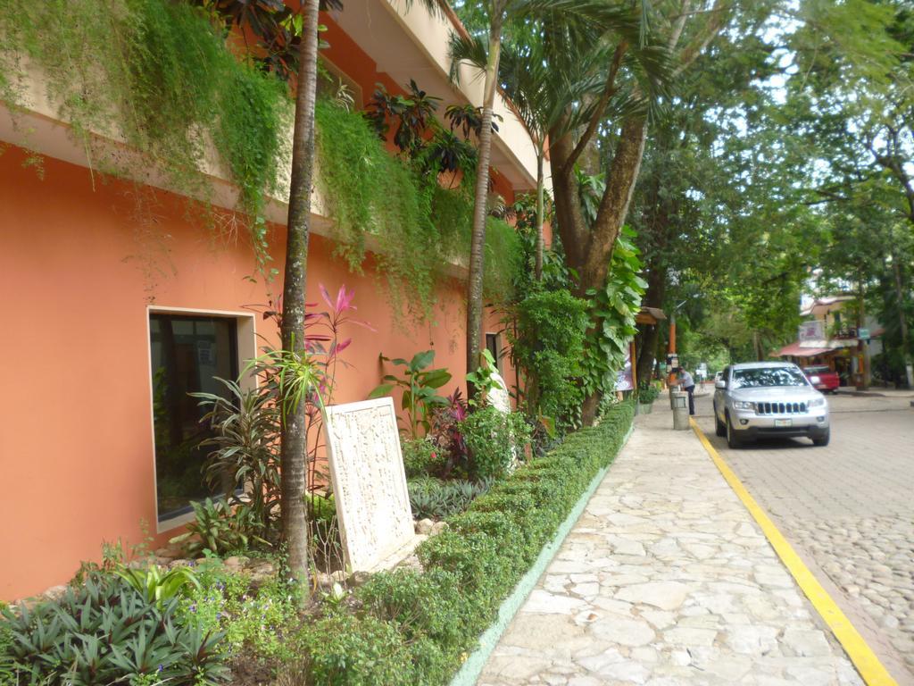Hotel Maya Tulipanes