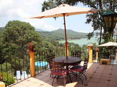 Revi Hotel