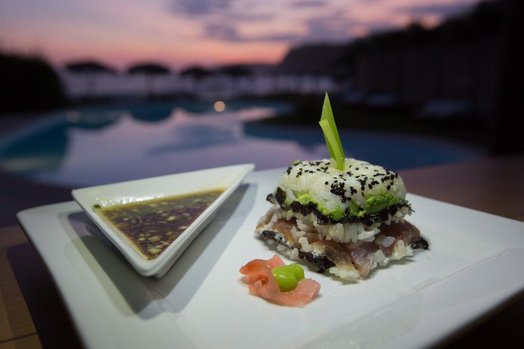 Hotel Manta Raya - Right On The 3*