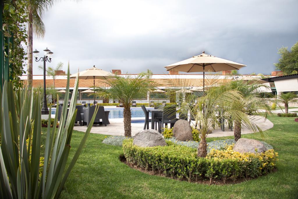 Ecce & Hotel