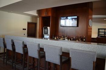 Hotel Hampton & By Hilton Cabos 3*