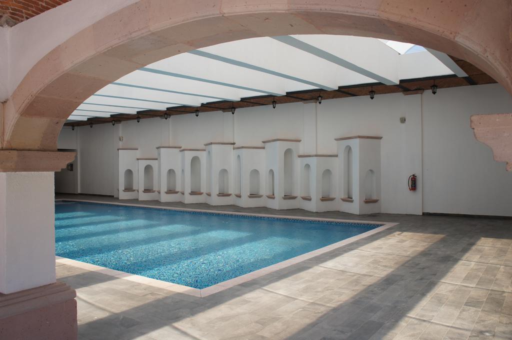 Casa Grande Y Centro De Negocios