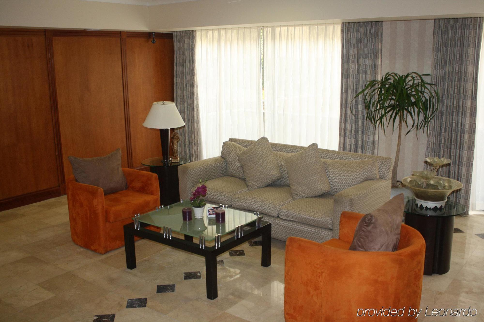 Crowne Plaza 4*