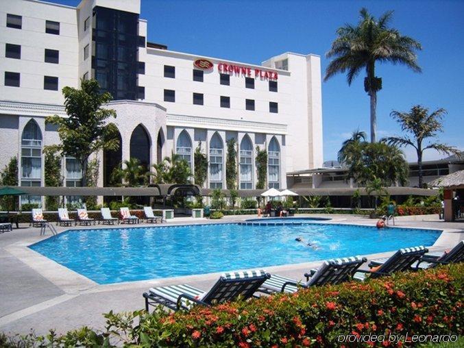 Crowne Plaza Hotel 4*