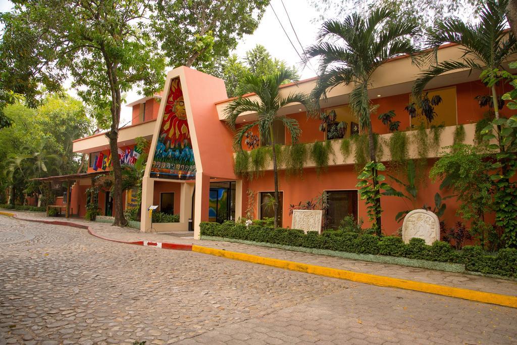 Maya Tulipanes Hotel