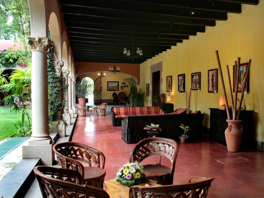 Hotel Racquet